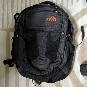 Like new • Northface Recon Backpack - Grey + Rose Gold